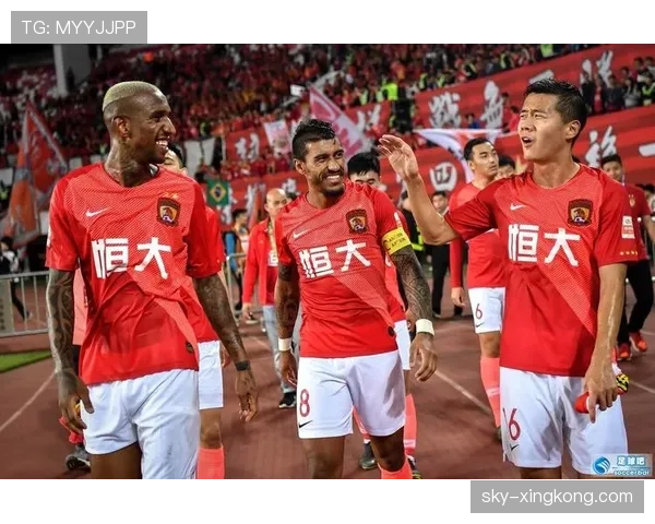 广州足球俱乐部近年赛程挑战加剧，外援引入受限，联赛竞争呈现逐步下移趋势